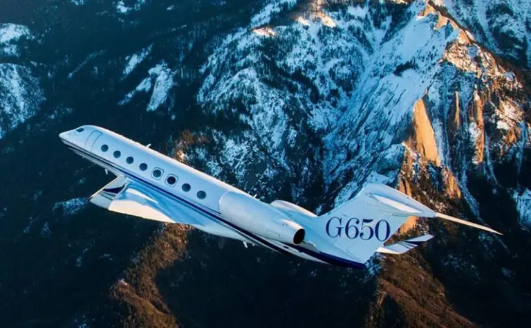 Gulfstream G650 photographed flying over the mountains